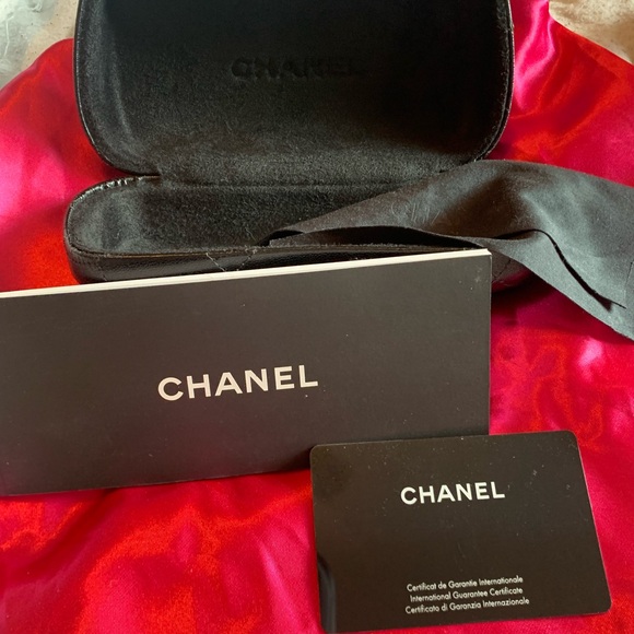 CHANEL SUNGLASSES - Picture 6 of 6